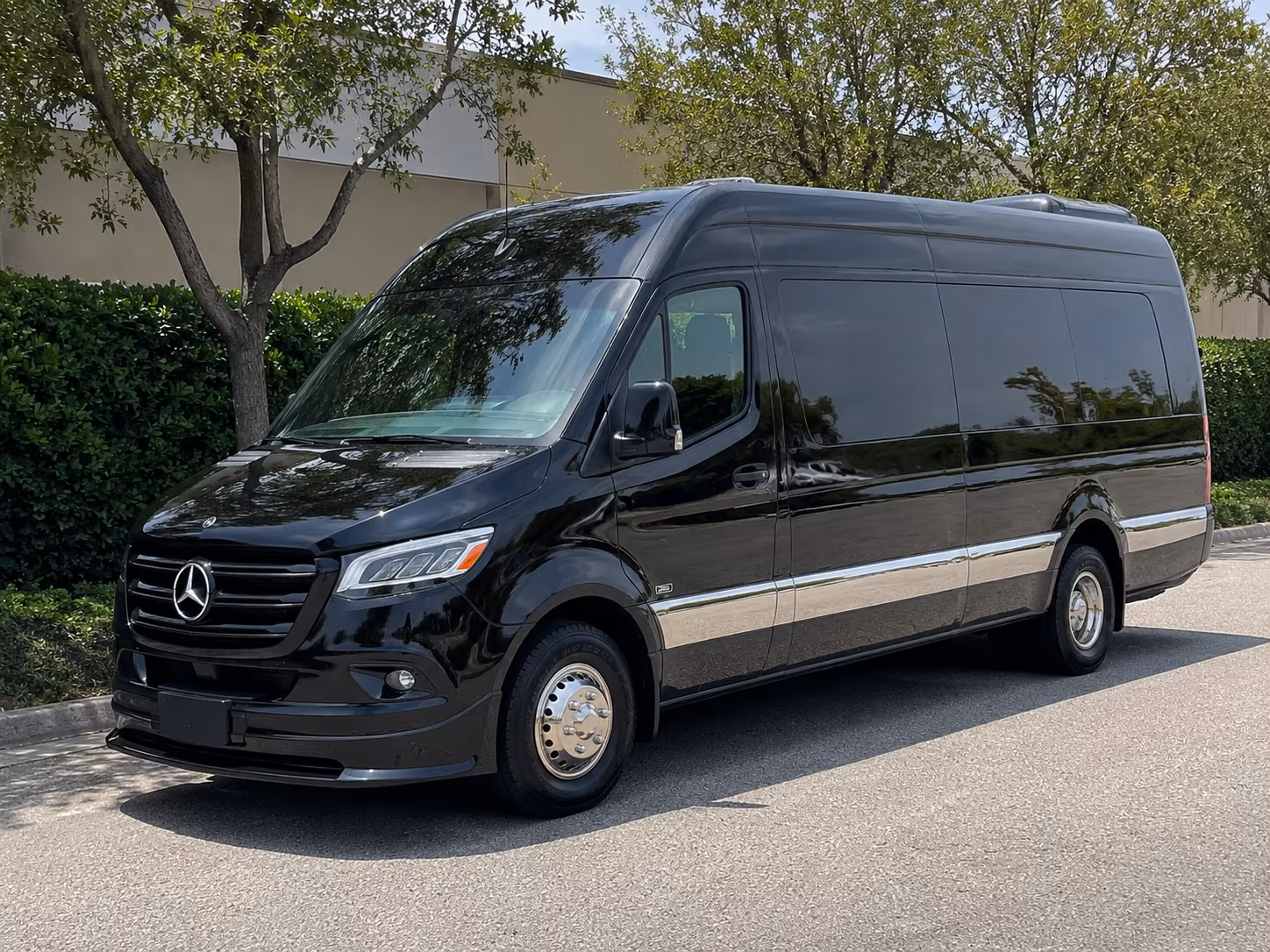 10 passenger sprinter van